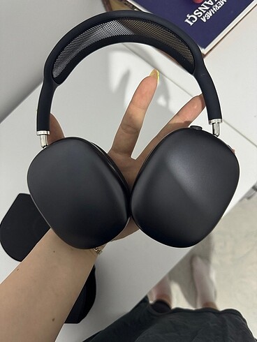 AirPods max