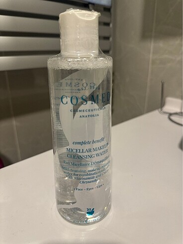 cosmed complete benefit micellar makeup cleansing water