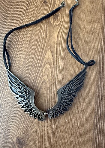 Accessorize Uzun Zincir Detaylı Gotik Kanat Kolye