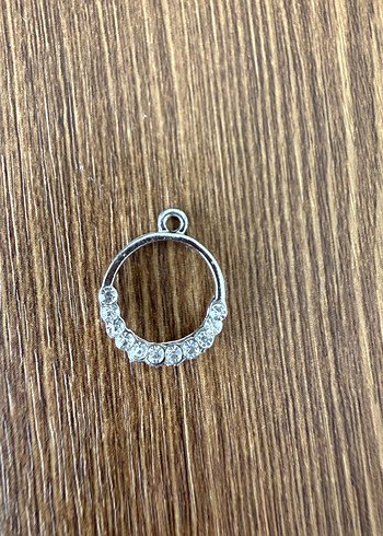 Payet Detaylı Minimalist Kadın Charm kolye ucu