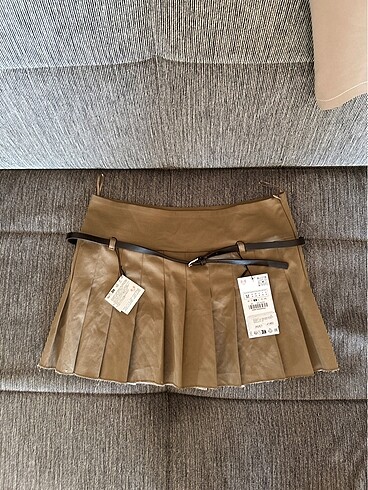 Zara pileli kahverengi mini kemerli etek