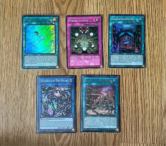 Koleksiyonluk yugioh kartları