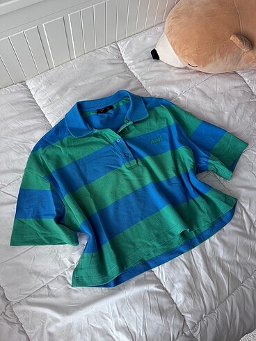 mavi yakalı tshirt