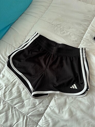 Adidas kadın koşu şortu