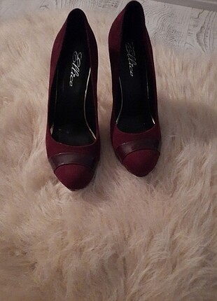 Nine West Nine West degildir