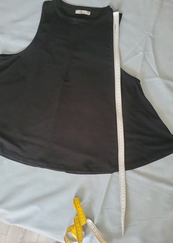 Kadın Siyah Yüksek Yakalı Kolsuz Tişört - Görsel 5