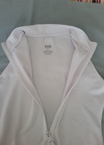 Beyaz V Yaka Kolsuz Crop Top - Görsel 6