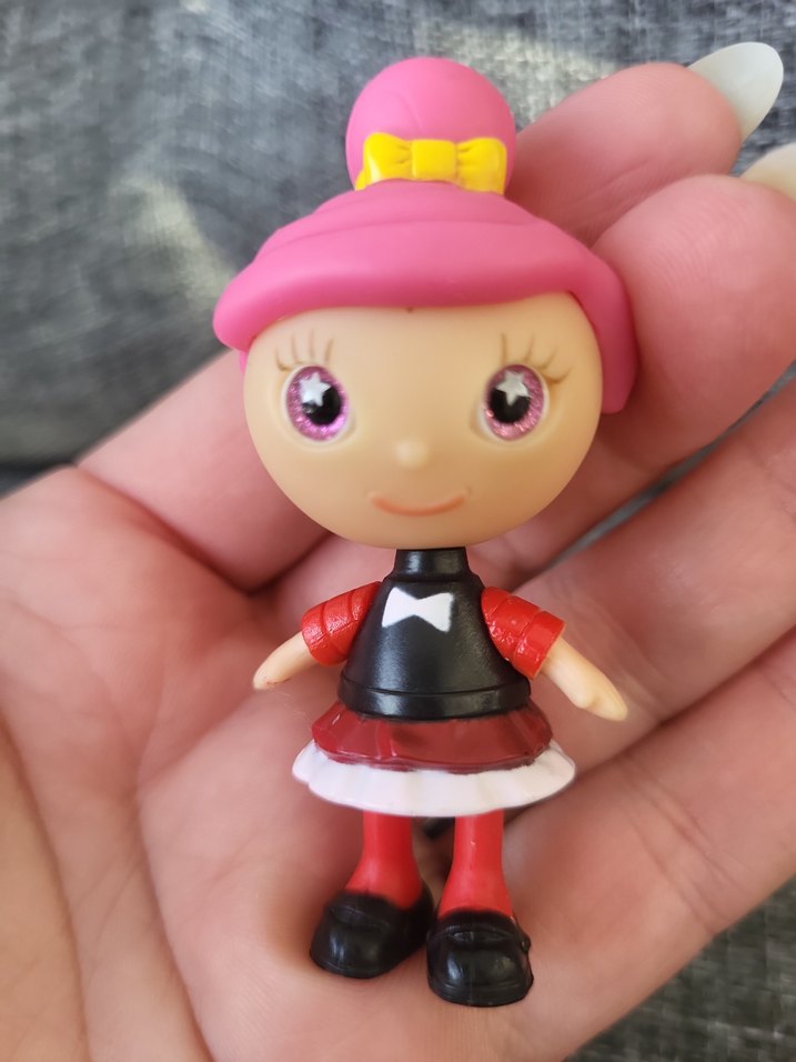 Pembe Saçlı Küçük Aksiyon Figürü - Görsel 5