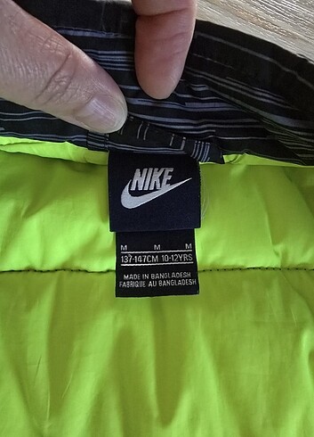 Nike erkek çocuk şişme yelek