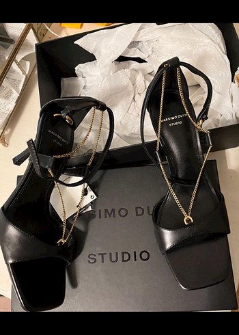 Zincir Detaylı Siyah Stiletto Topuklu Kadın Ayakkabı - Görsel 2