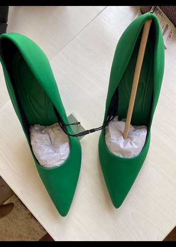 Yeşil Parlak Tokalı Stiletto - Görsel 2