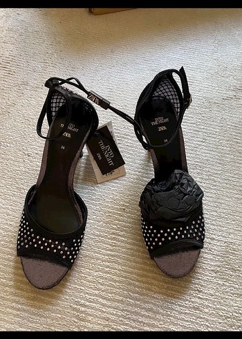 zara 36