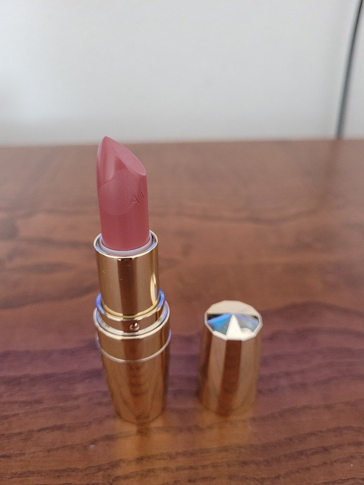 AVON LEGEND CREME RUJ ~ İCONİC - Görsel 2