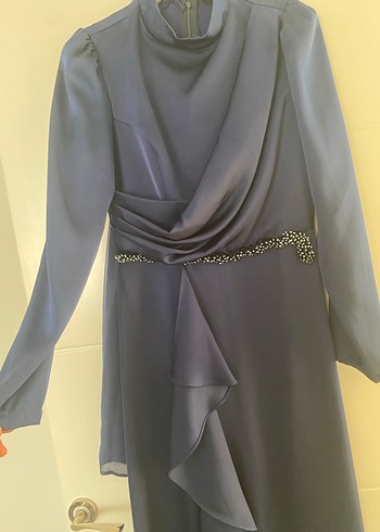 Fırfırlı önü taşlı abiye şalı ile - Görsel 4