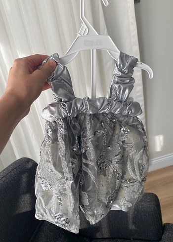 Gri Nakışlı Fırfırlı Kız Çocuk Elbise - Görsel 3