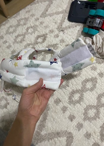 Renkli Yıldız Desenli Beyaz Bebek kafa korumalığı - Görsel 5