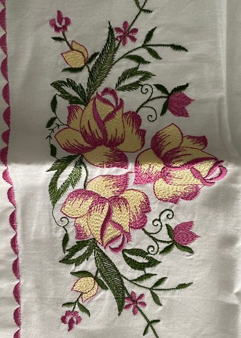 İşlemeli Beyaz yastık kılıfı - Görsel 3