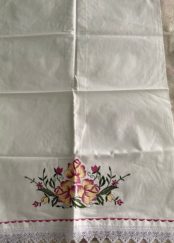 İşlemeli Beyaz yastık kılıfı - Görsel 2