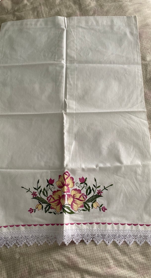 İşlemeli Beyaz yastık kılıfı - Görsel 2