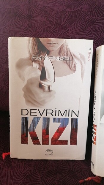  Beden DEVRİMİN-KURUCUNUN KIZI KİTAPLARI 