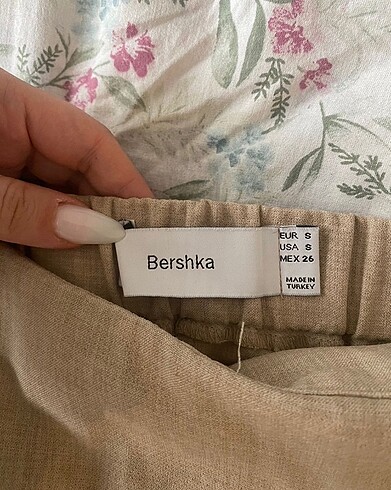 s Beden bershka sort etek