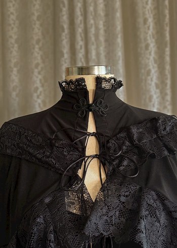universal Beden Dantel Detaylı Gotik pelerin