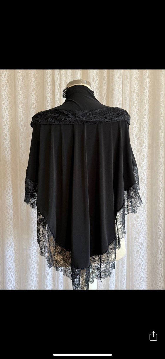 Dantel Detaylı Gotik pelerin - Görsel 4