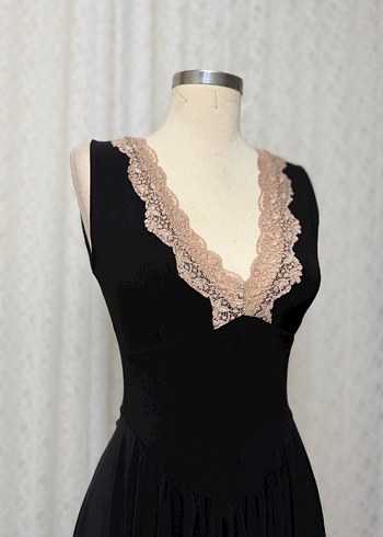 Dantelli V Yaka Siyah Vintage Uzun Elbise - Görsel 2