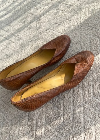 Kahverengi Yılan Desenli Deri Kadın Dolgu Topuk - Görsel 6