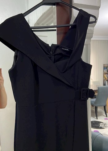 Siyah V Yaka Kemerli Uzun Elbise - Görsel 5