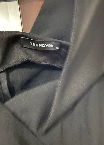 Siyah V Yaka Kemerli Uzun Elbise - Görsel 4