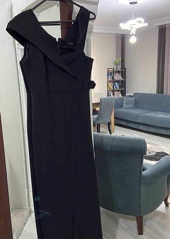 Siyah V Yaka Kemerli Uzun Elbise - Görsel 3