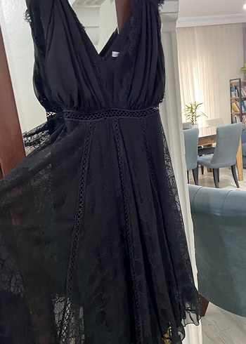 Siyah Nakışlı V Yakalı Uzun Gotik Elbise - Görsel 2