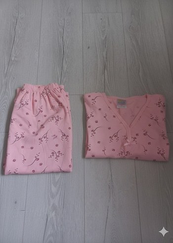 Çiçek Desenli Battal Beden Pijama Takımı - Yeni/Etiketli - Görsel 4