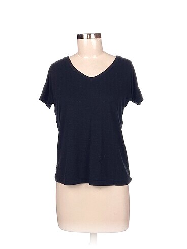 Diğer T-shirt %70 İndirimli.