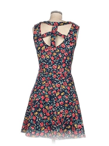s Beden Vintage Love Kısa Elbise %70 İndirimli.