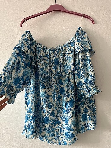 m Beden mavi Renk Omuzları açık bluz
