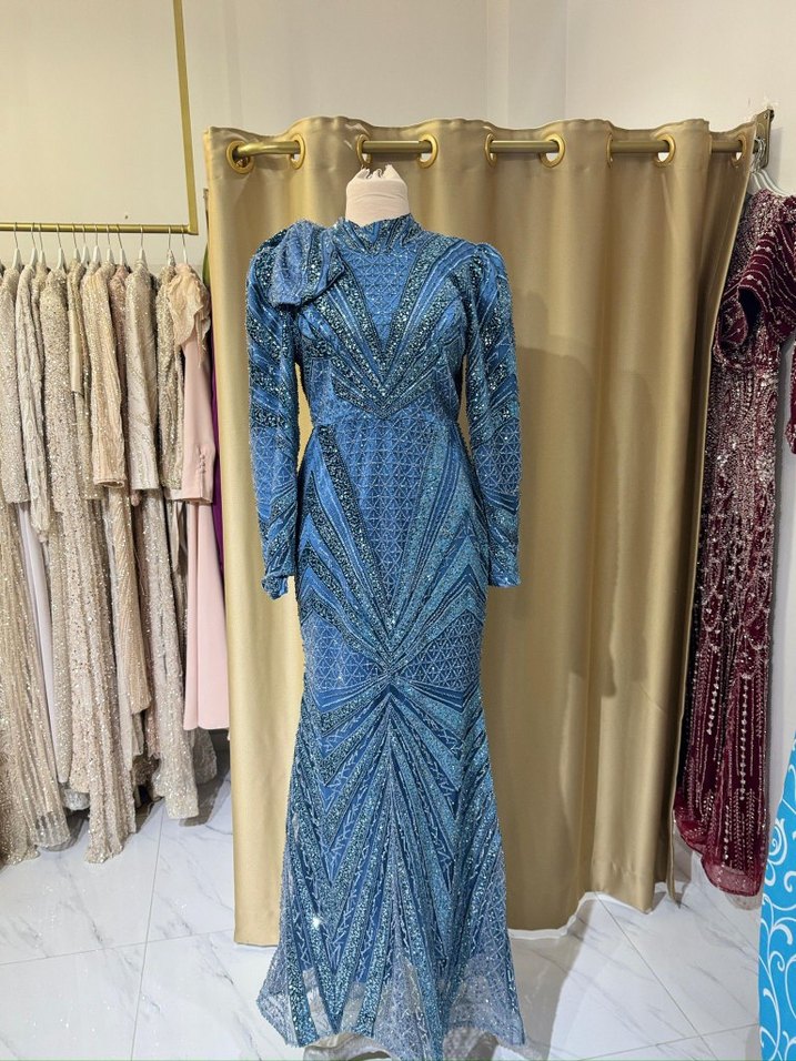 Mavi Parlak Uzun Kollu Drapeli Abiye Elbise - Görsel 3