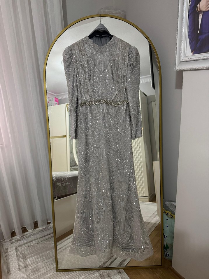 Gri Uzun Kollu Drapeli Abiye Elbise - Görsel 4