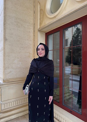 Siyah Nakışlı Uzun Gotik Elbise - Görsel 2