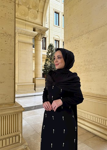 Siyah Nakışlı Uzun Gotik Elbise - Görsel 3