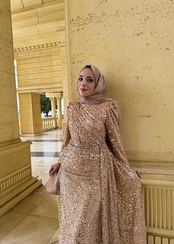 Altın Renkli Uzun Kollu Drapeli Abiye Elbise - Görsel 3