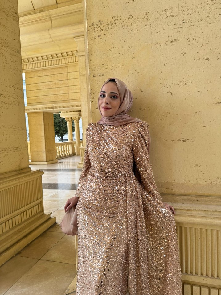 Altın Renkli Uzun Kollu Drapeli Abiye Elbise - Görsel 3