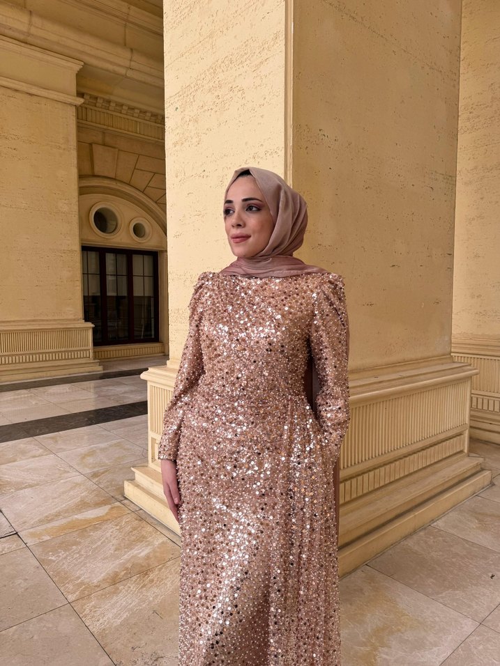 Altın Renkli Uzun Kollu Drapeli Abiye Elbise - Görsel 2