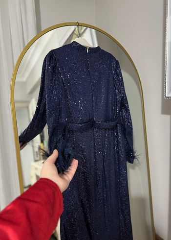 Parlak Lacivert Uzun Kollu İşlemeli Abiye Elbise - Görsel 2