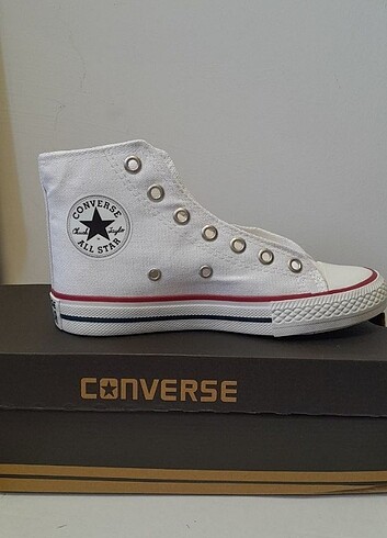 Beyaz bilekli Converse