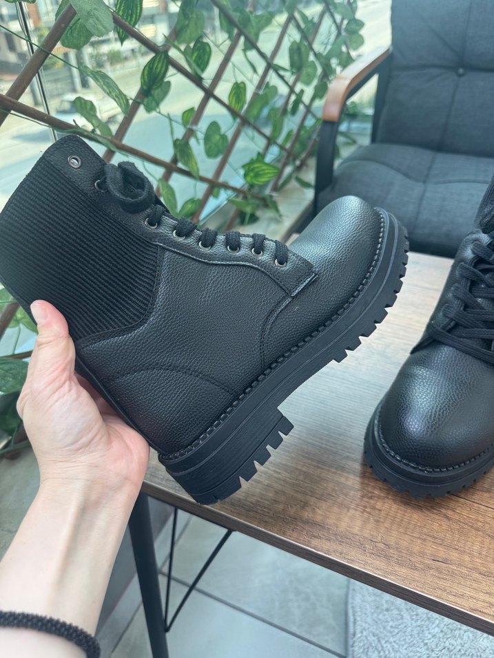 Kadın Siyah Bağcıklı Platform Topuklu Bot - Görsel 3