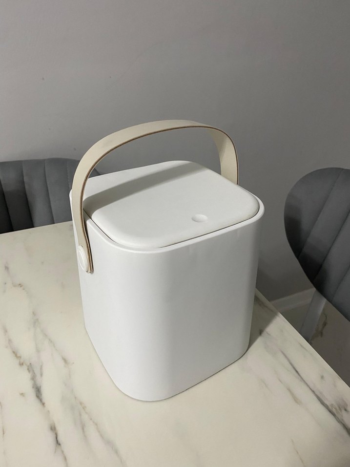Beyaz Click kapaklı tezgah üstü çöp kovası - Görsel 2