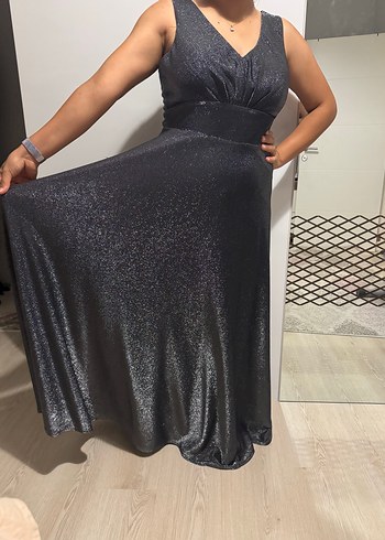 V Yaka Gri Parlak Midi Abiye Elbise - Görsel 4