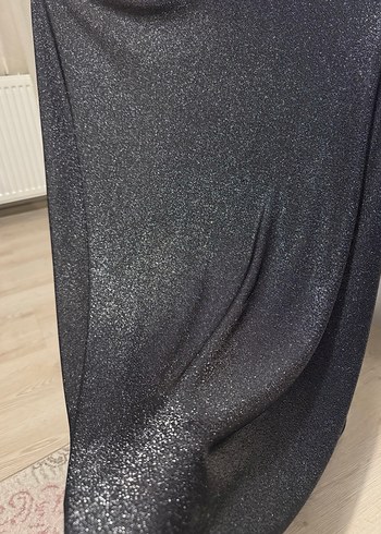 V Yaka Gri Parlak Midi Abiye Elbise - Görsel 7